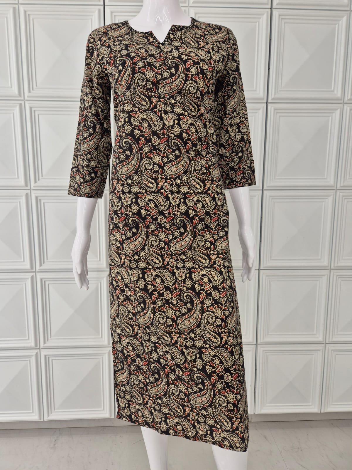black-kalamkari-printed-cotton-straight-kurti