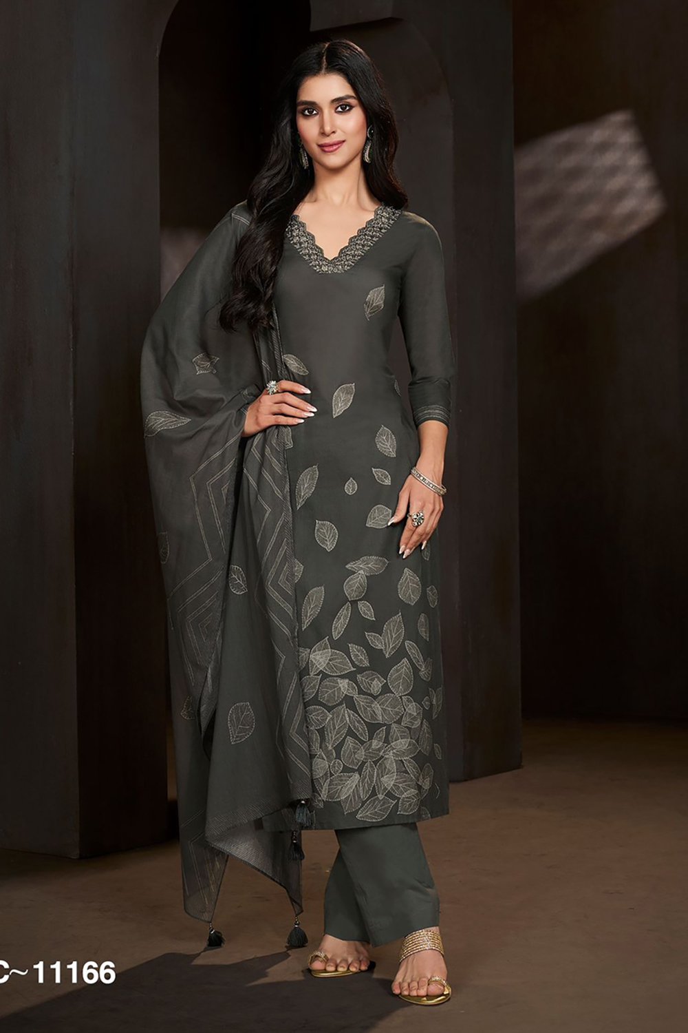 grey-floral-printed-kurta-set-with-dupatta-2